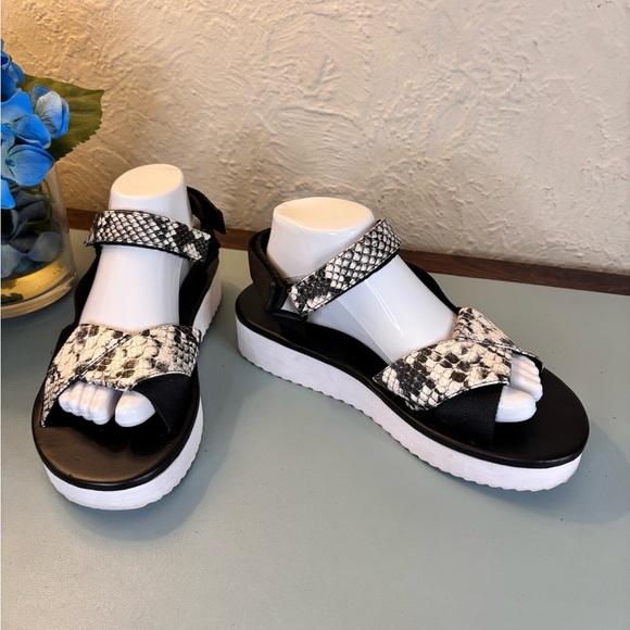 kate spade Shoes - Kate Spade Dotty woman’s sandal size 8